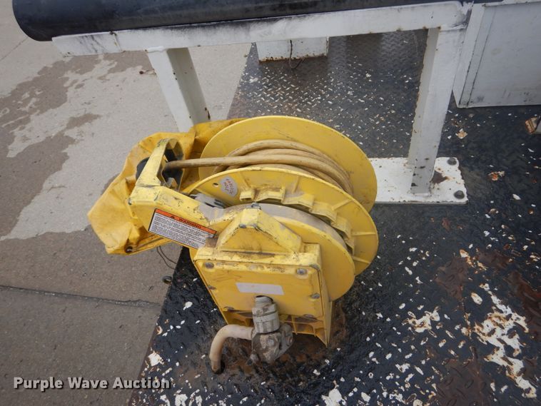 image for item GB9823 2009 Freightliner Business Class M2 bucket truck