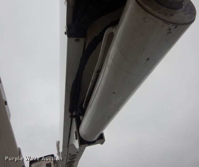 image for item GB9823 2009 Freightliner Business Class M2 bucket truck