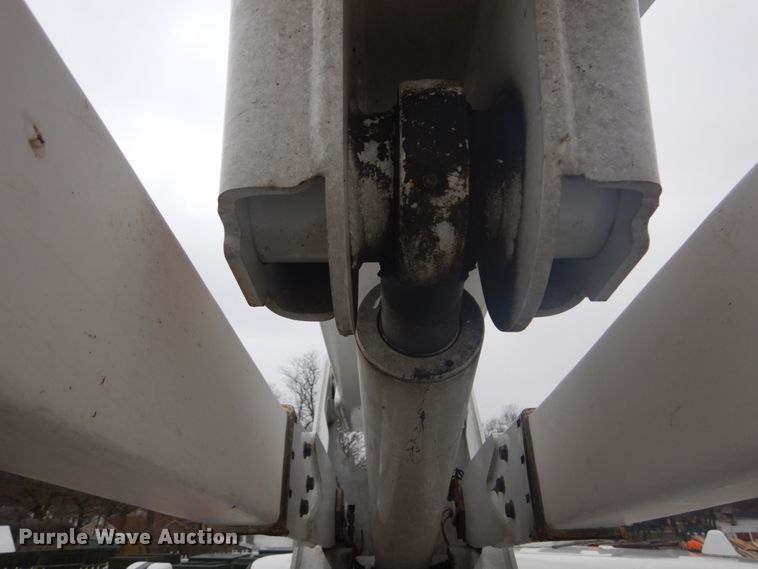 image for item GB9823 2009 Freightliner Business Class M2 bucket truck