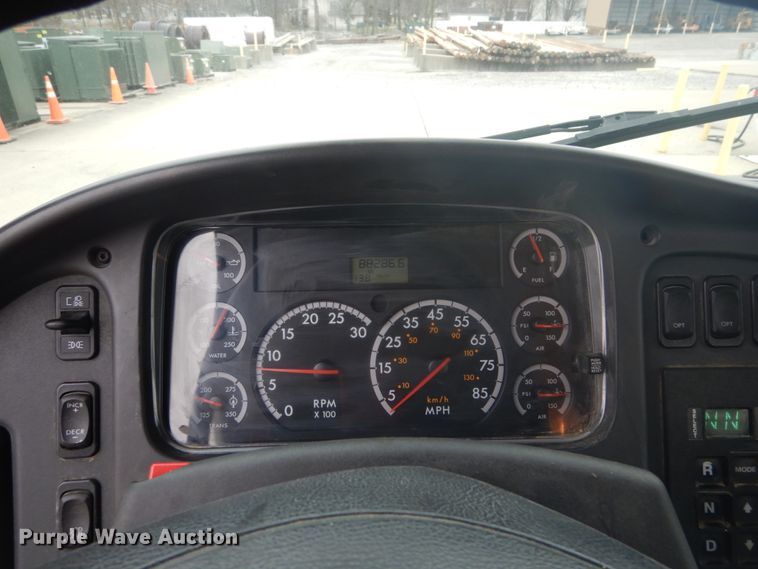 image for item GB9823 2009 Freightliner Business Class M2 bucket truck