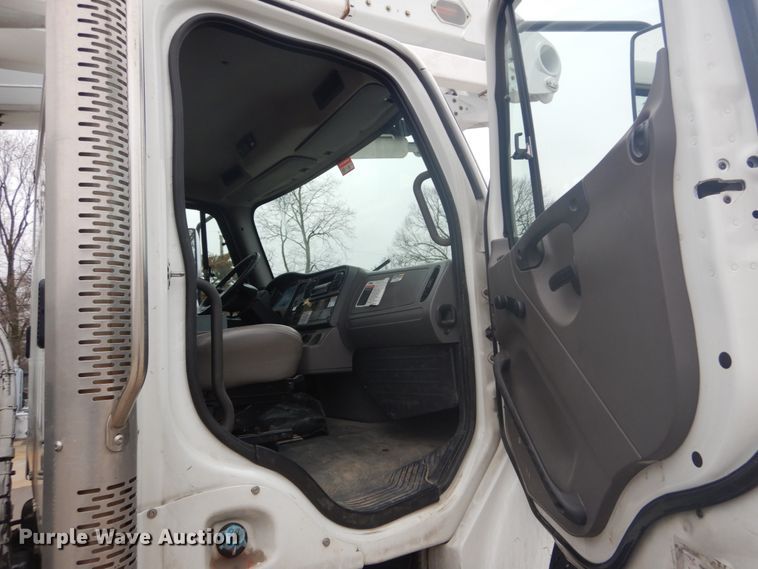 image for item GB9823 2009 Freightliner Business Class M2 bucket truck