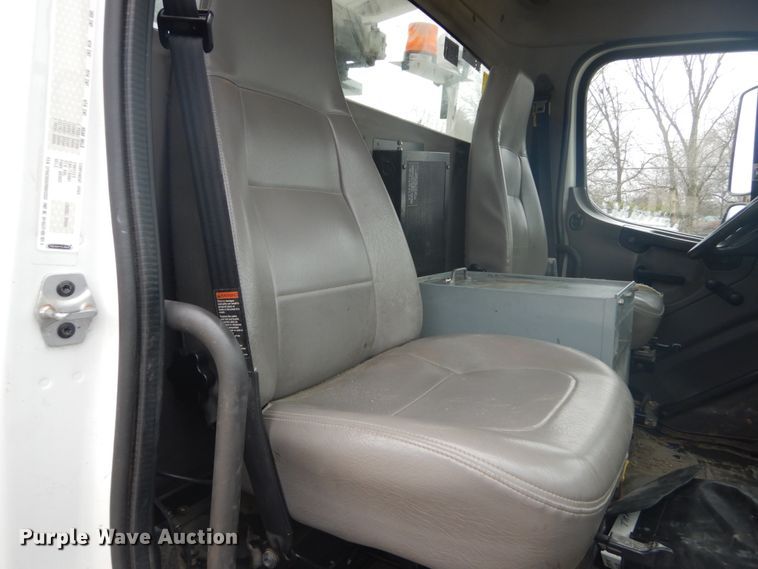 image for item GB9823 2009 Freightliner Business Class M2 bucket truck