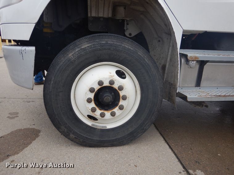 image for item GB9823 2009 Freightliner Business Class M2 bucket truck