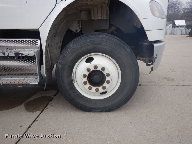 image for item GB9823 2009 Freightliner Business Class M2 bucket truck