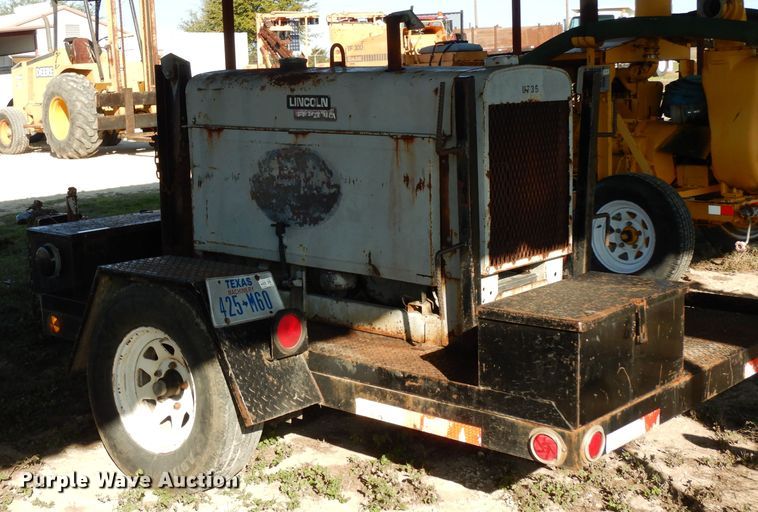 image for item GE9250 1979 Lincoln Pipeliner shield arc DC welder