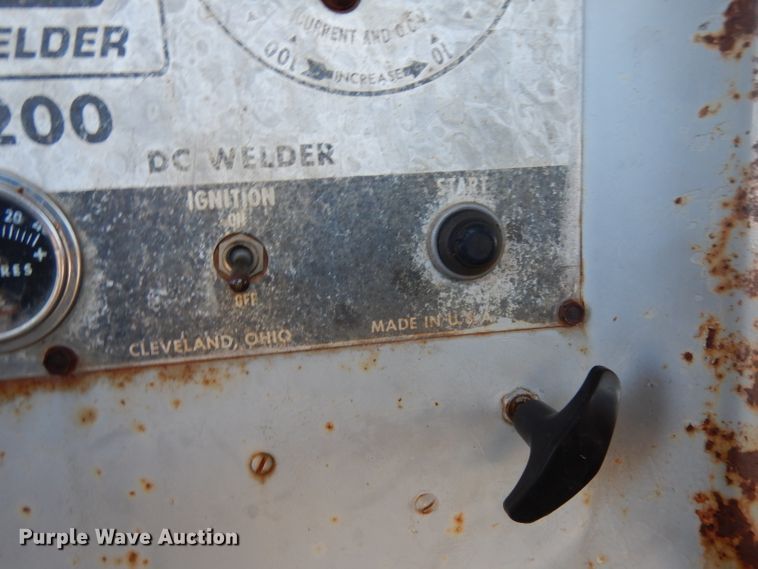 image for item GE9250 1979 Lincoln Pipeliner shield arc DC welder