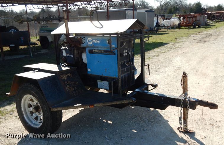 image for item GE9251 Miller Bobcat 225G welder