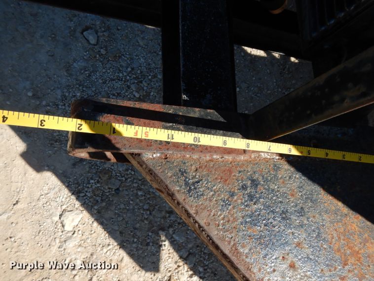 image for item GE9251 Miller Bobcat 225G welder