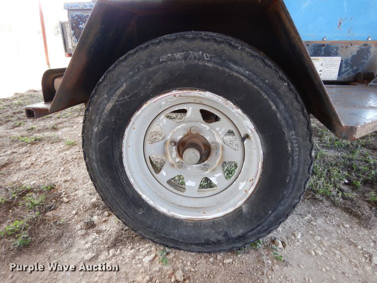 image for item GE9251 Miller Bobcat 225G welder