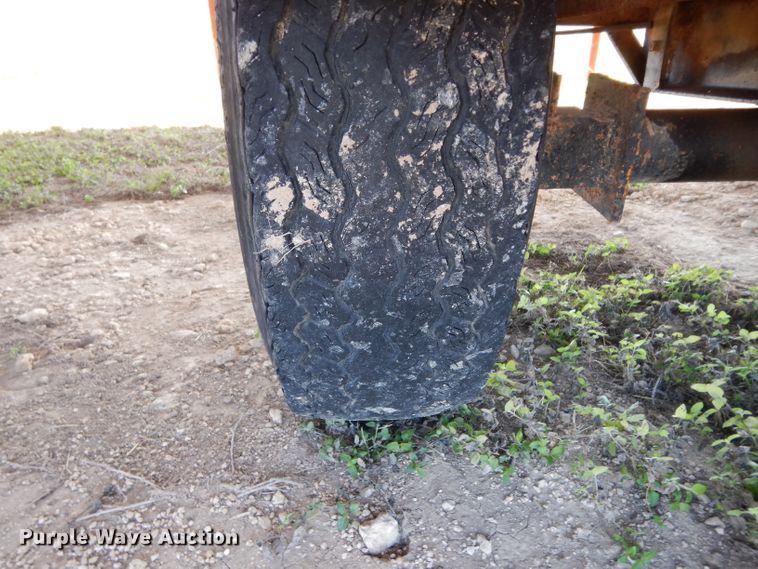 image for item GE9251 Miller Bobcat 225G welder