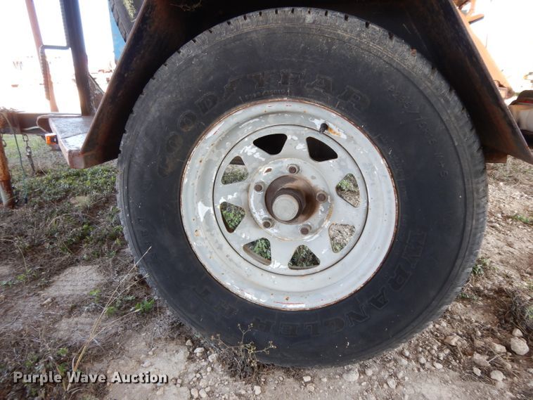 image for item GE9251 Miller Bobcat 225G welder