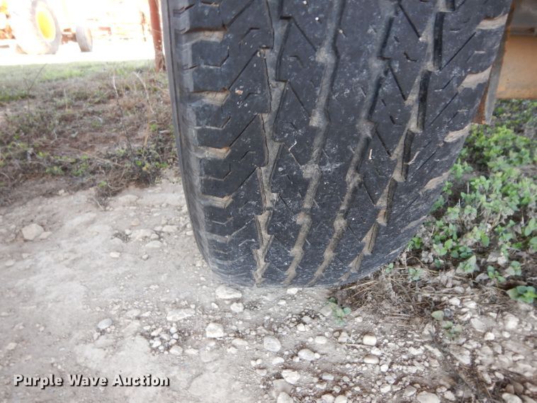 image for item GE9251 Miller Bobcat 225G welder