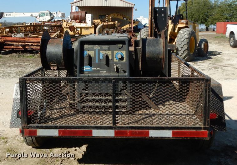 image for item GE9252 Miller Bobcat 250 welder