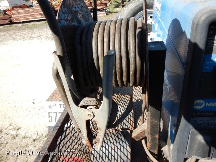 image for item GE9252 Miller Bobcat 250 welder