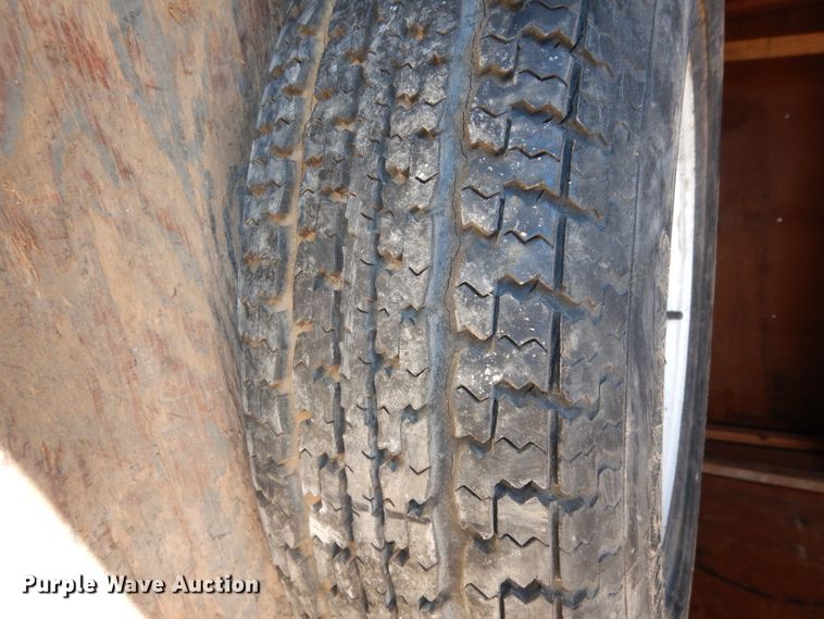 image for item GE9255 1994 Wells TW101 enclosed cargo trailer