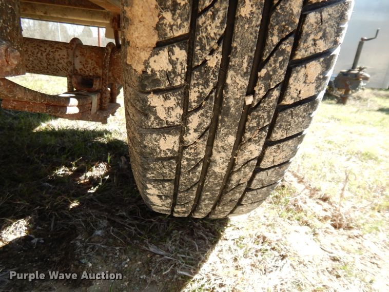 image for item GE9255 1994 Wells TW101 enclosed cargo trailer