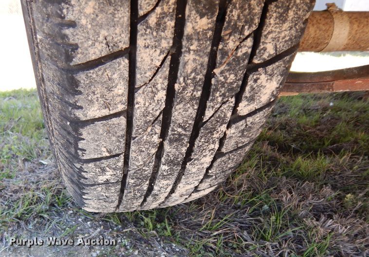 image for item GE9255 1994 Wells TW101 enclosed cargo trailer