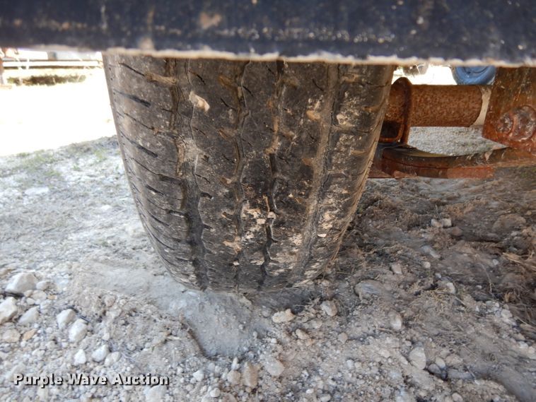 image for item GE9256 1994 Wells TW101 enclosed cargo trailer