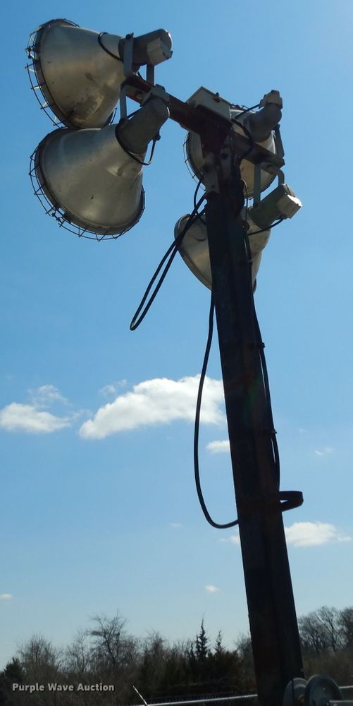 image for item GE9257 Coleman MH4000RKH light plant