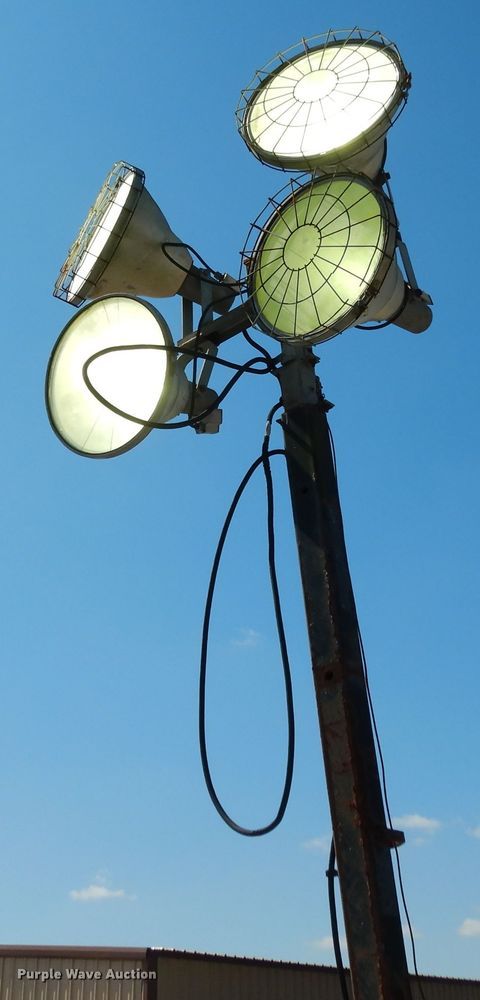 image for item GE9257 Coleman MH4000RKH light plant