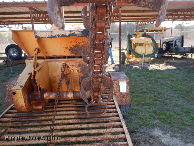 image for item GE9259 1979 Case TF300 trencher