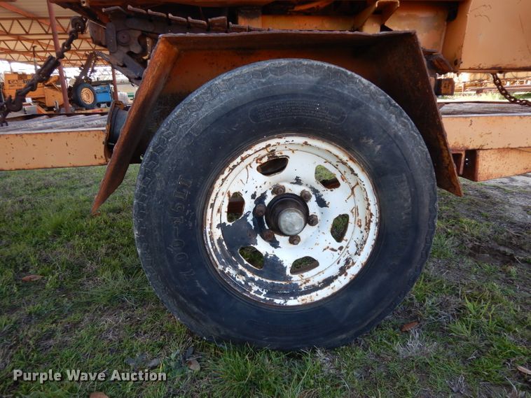 image for item GE9259 1979 Case TF300 trencher