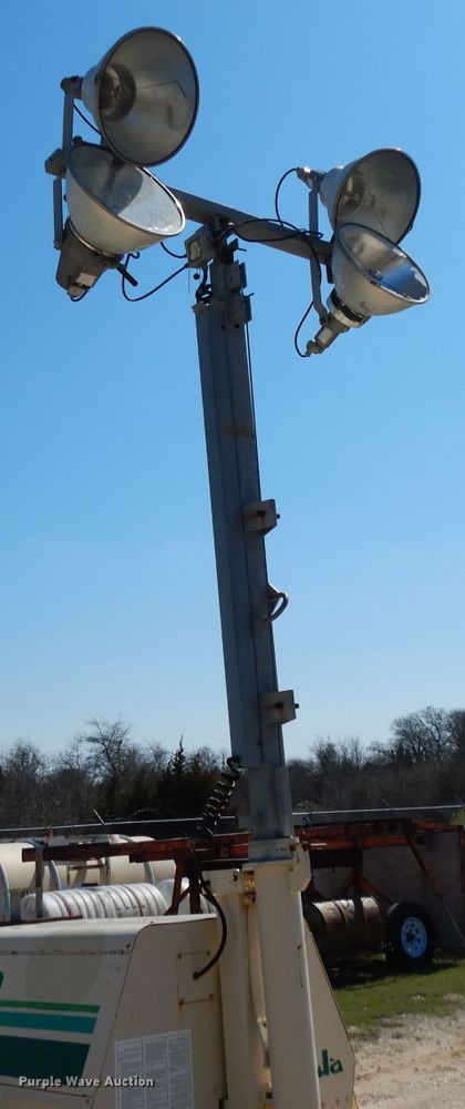 image for item GE9262 1999 Terex Amida AL4000 light plant