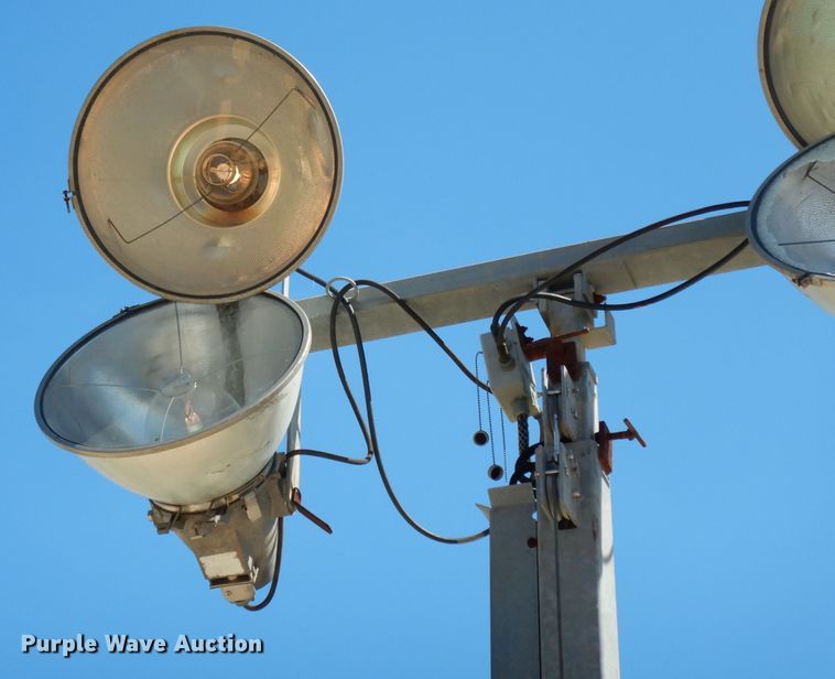 image for item GE9262 1999 Terex Amida AL4000 light plant