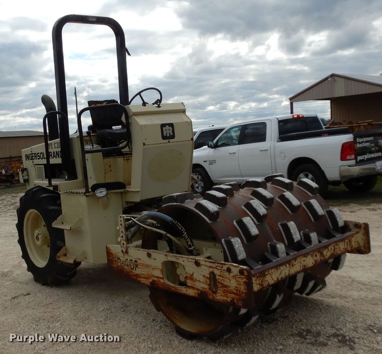 image for item GE9265 1997 Ingersoll Rand SD-40 single drum vibratory roller