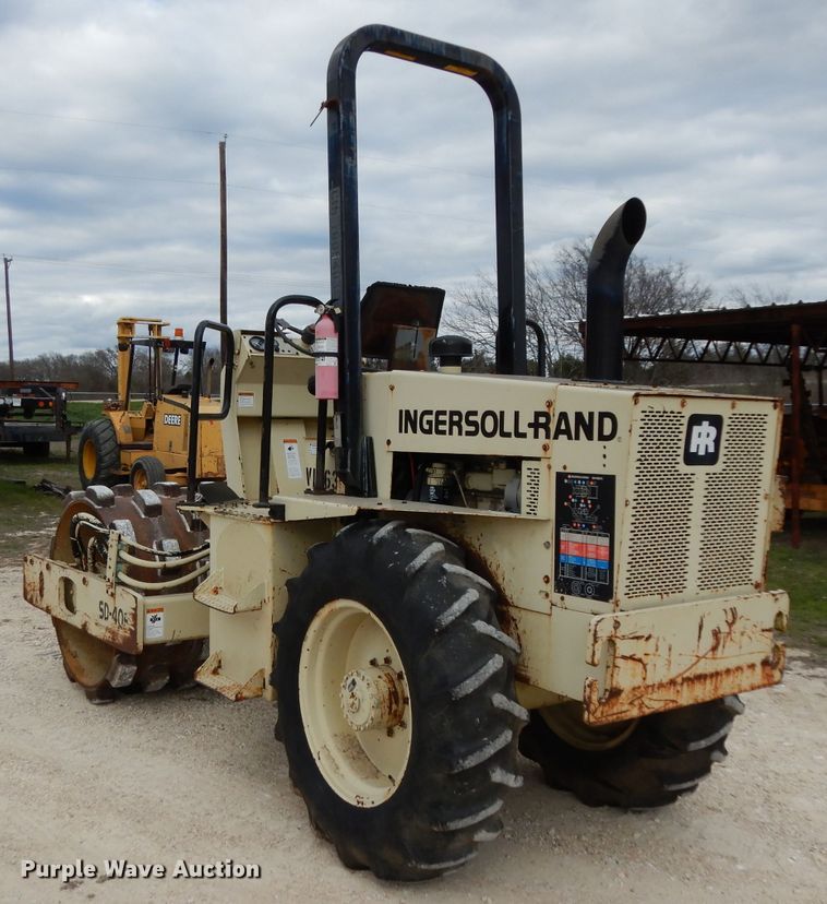 image for item GE9265 1997 Ingersoll Rand SD-40 single drum vibratory roller