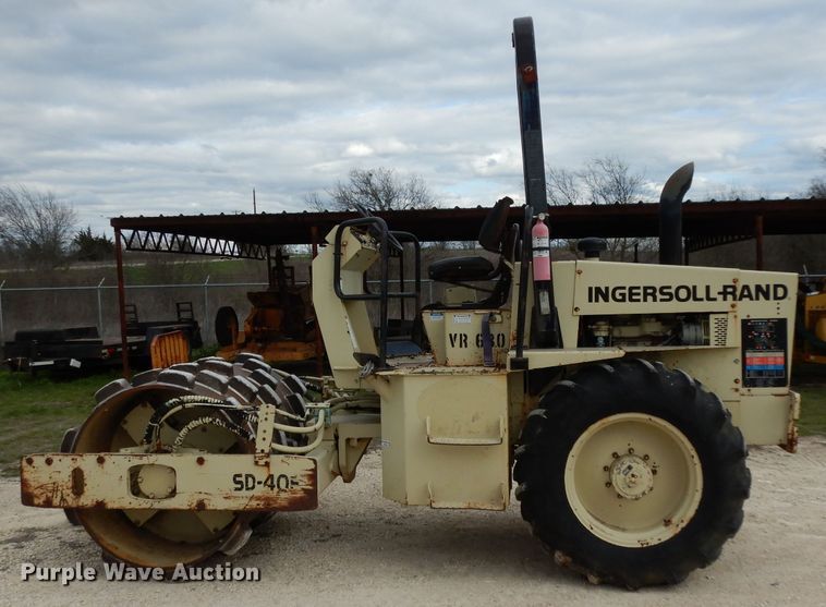 image for item GE9265 1997 Ingersoll Rand SD-40 single drum vibratory roller