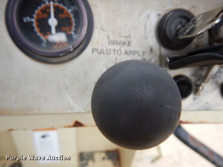 image for item GE9265 1997 Ingersoll Rand SD-40 single drum vibratory roller