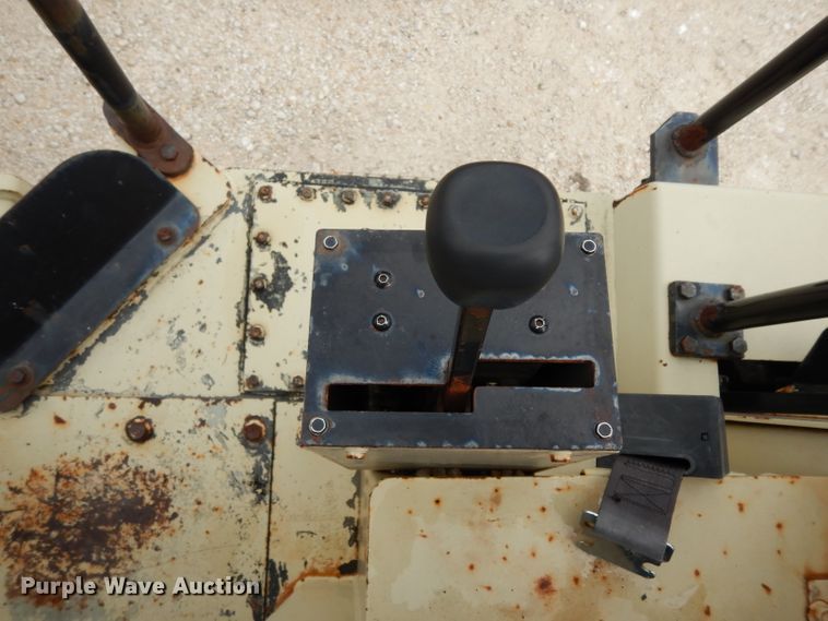 image for item GE9265 1997 Ingersoll Rand SD-40 single drum vibratory roller