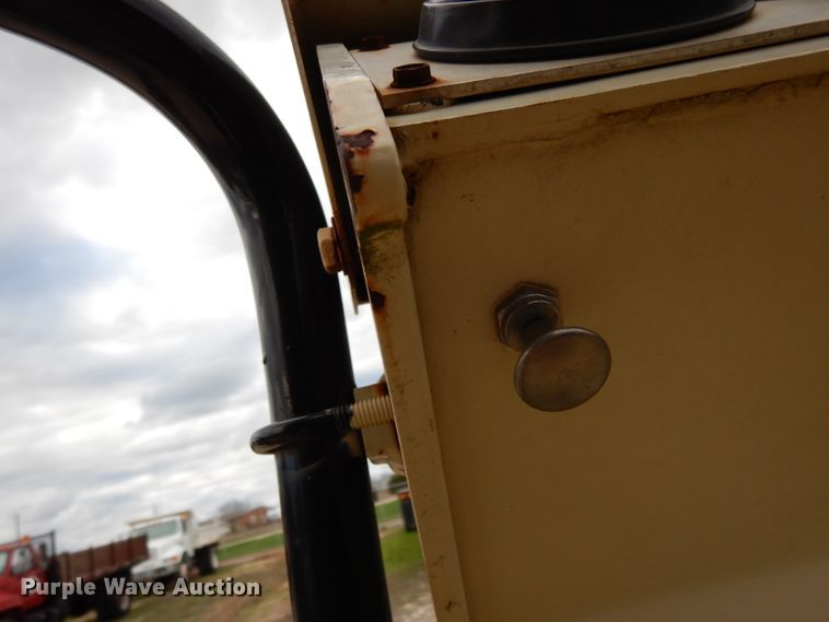 image for item GE9265 1997 Ingersoll Rand SD-40 single drum vibratory roller