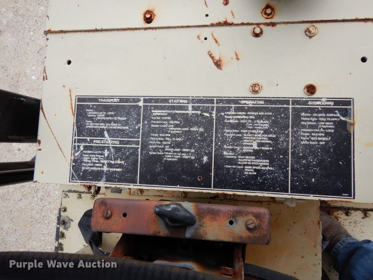 image for item GE9265 1997 Ingersoll Rand SD-40 single drum vibratory roller