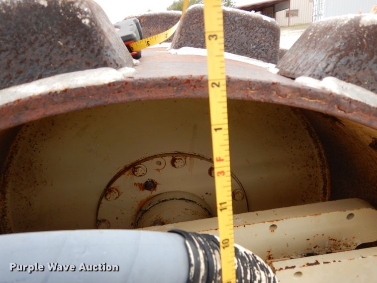 image for item GE9265 1997 Ingersoll Rand SD-40 single drum vibratory roller