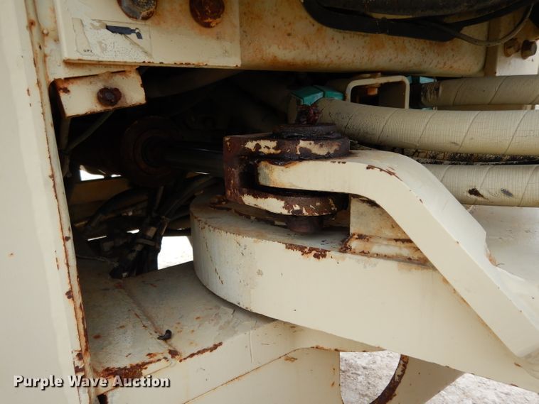 image for item GE9265 1997 Ingersoll Rand SD-40 single drum vibratory roller