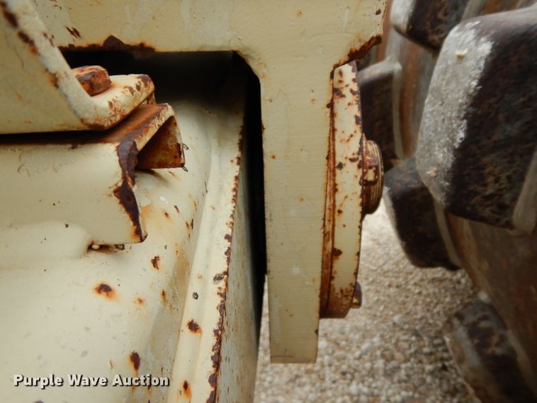 image for item GE9265 1997 Ingersoll Rand SD-40 single drum vibratory roller