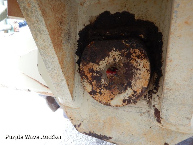 image for item GE9265 1997 Ingersoll Rand SD-40 single drum vibratory roller