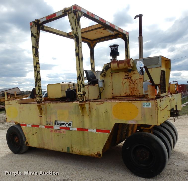 image for item GE9266 1992 Ferguson SP-1118 pneumatic roller