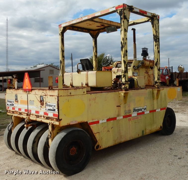 image for item GE9266 1992 Ferguson SP-1118 pneumatic roller