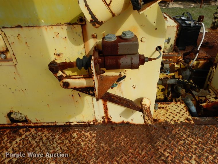 image for item GE9266 1992 Ferguson SP-1118 pneumatic roller