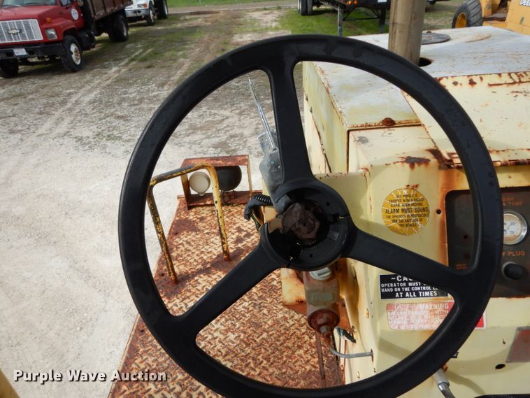 image for item GE9266 1992 Ferguson SP-1118 pneumatic roller