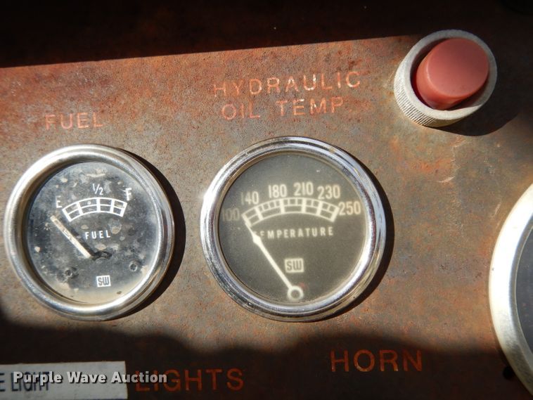 image for item GE9266 1992 Ferguson SP-1118 pneumatic roller