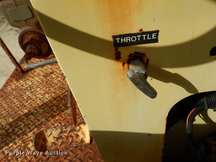 image for item GE9266 1992 Ferguson SP-1118 pneumatic roller