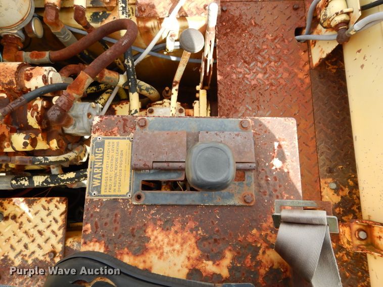 image for item GE9266 1992 Ferguson SP-1118 pneumatic roller