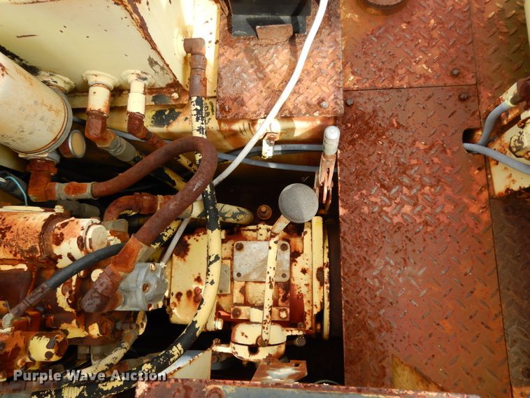 image for item GE9266 1992 Ferguson SP-1118 pneumatic roller