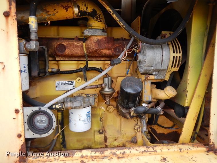 image for item GE9266 1992 Ferguson SP-1118 pneumatic roller