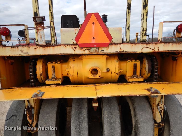 image for item GE9266 1992 Ferguson SP-1118 pneumatic roller