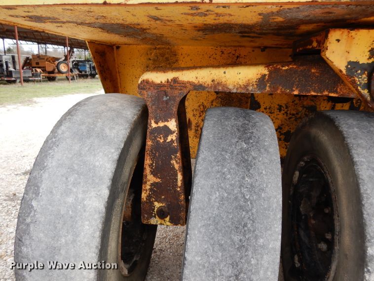 image for item GE9266 1992 Ferguson SP-1118 pneumatic roller